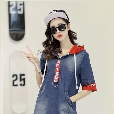 ĐẦM JEAN SUÔNG PHỐI NÓN ĐỎ IN CHỮ - J53